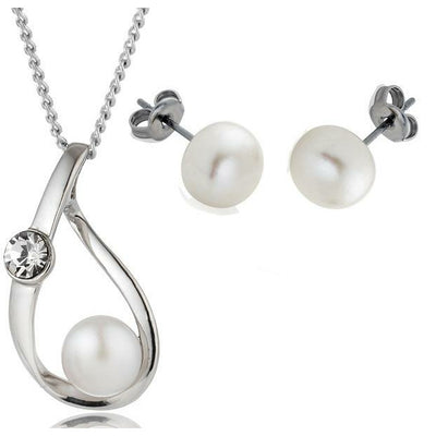 BRITISH JEWELLERS Freshwater Pearl Elegance Pendant and Pearl Stud Earrings Set