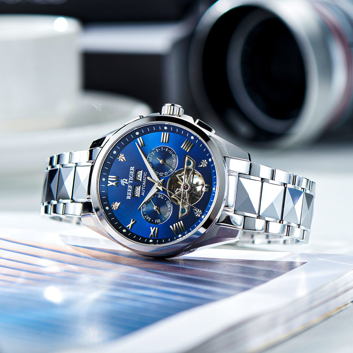 Reef Tiger Men's Classic Motion Day Date Automatic Watch RGA8235 image 3