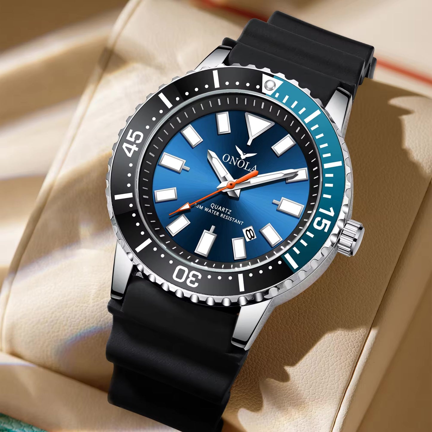 ONOLA Davaro Quartz Dive Inspired Silicone Strap Watch