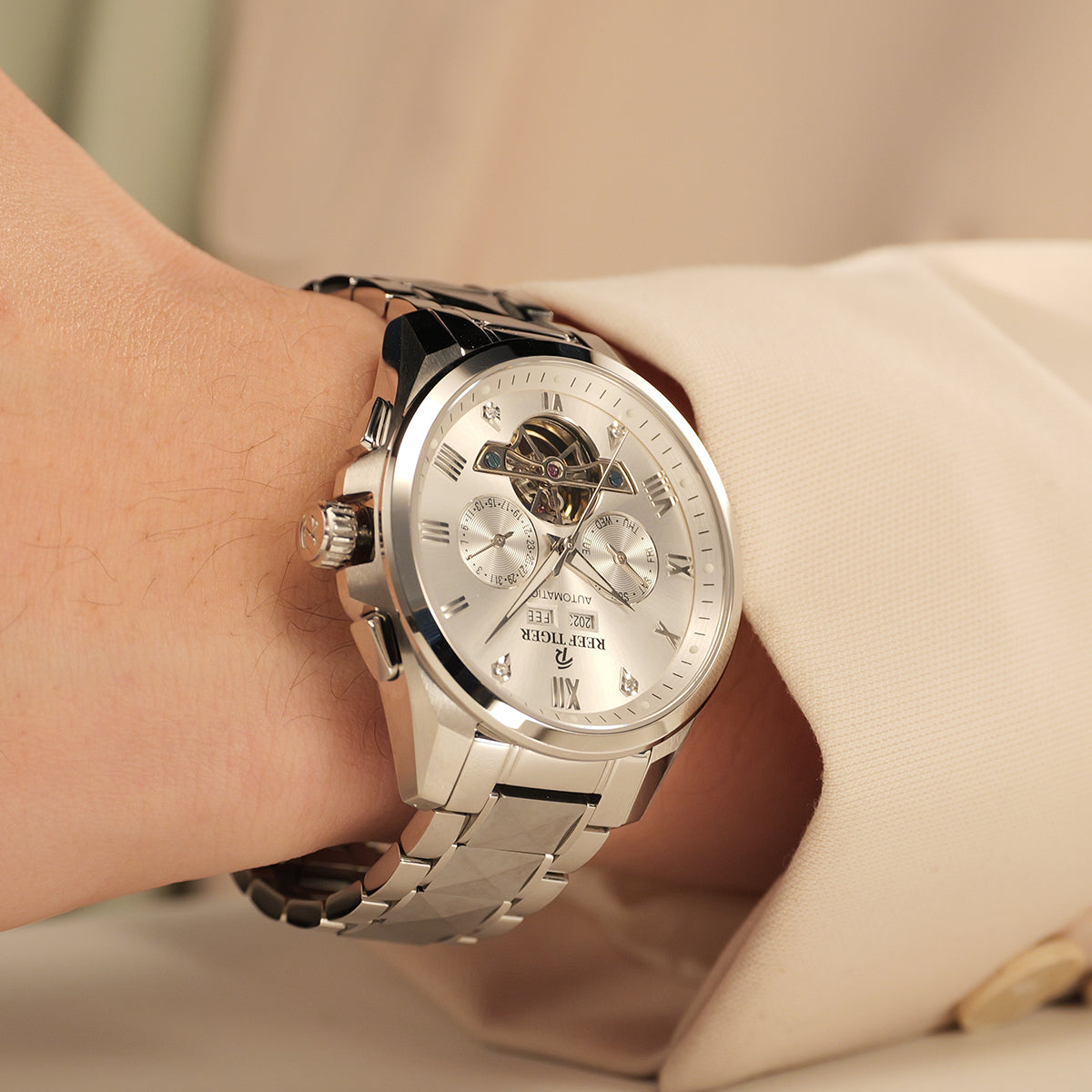 Reef Tiger Men's Classic Motion Day Date Automatic Watch RGA8235 image 6