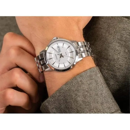 Citizen Quartz BF2011-51A Analog Men's Watch