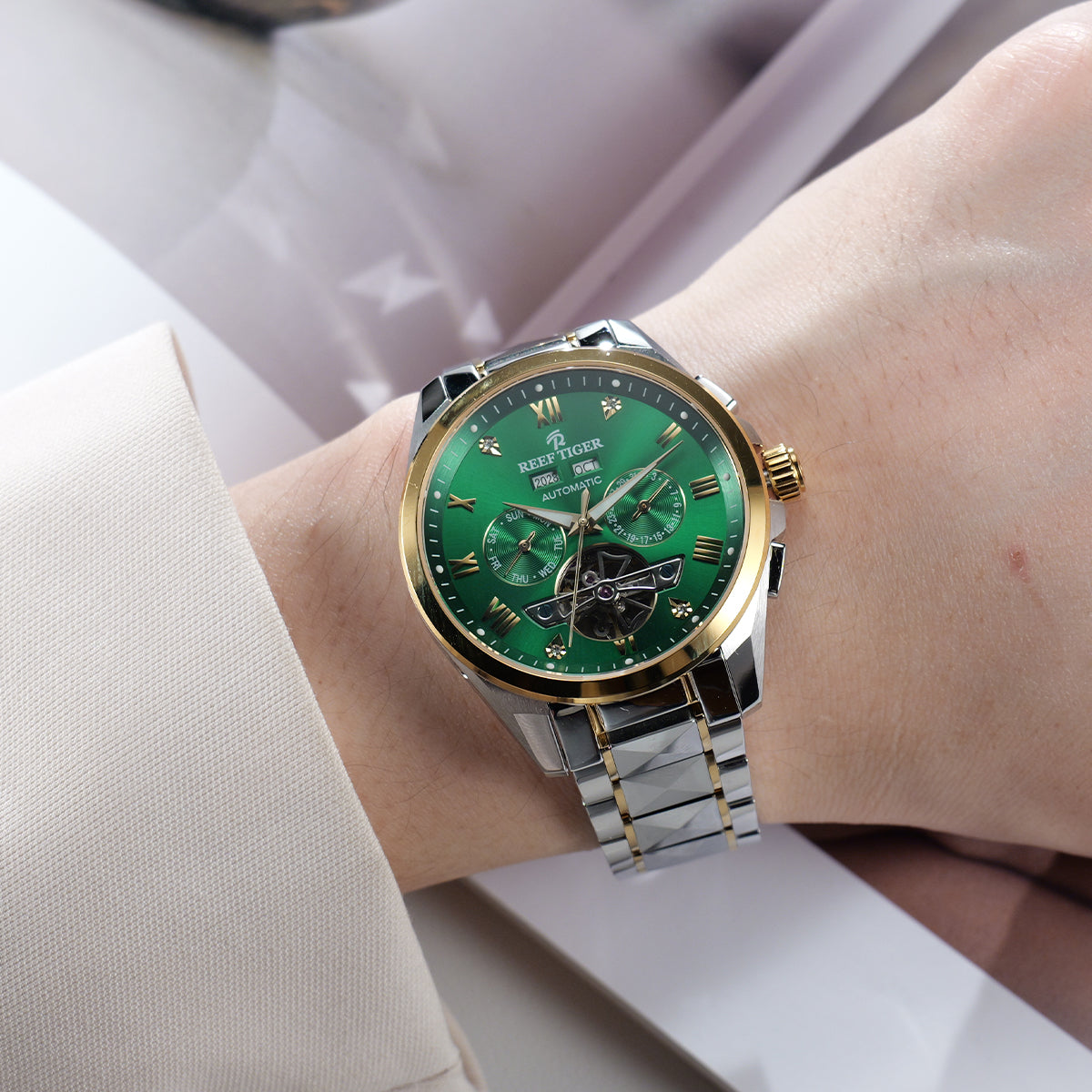 Reef Tiger Men's Classic Motion Day Date Automatic Watch RGA8235 image 2