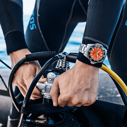Swiss Military SMA34092.03 – 1000M Automatic Dive Watch image 3