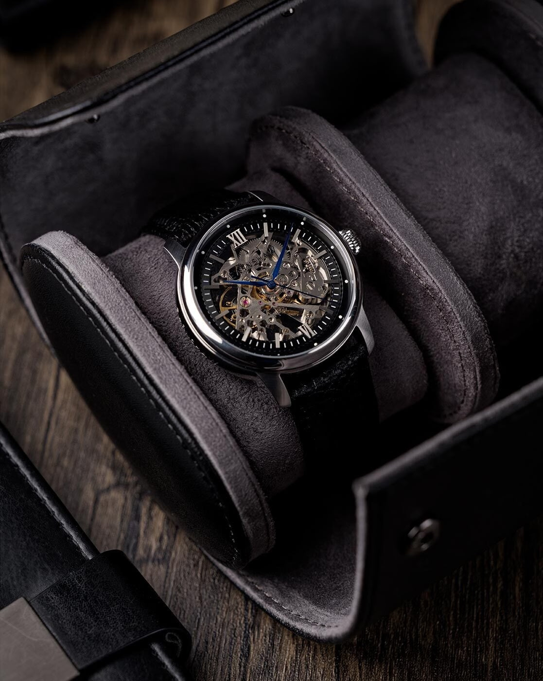 THOMAS EARNSHAW CORNWALL SKELETON AUTOMATIC Ebony Black