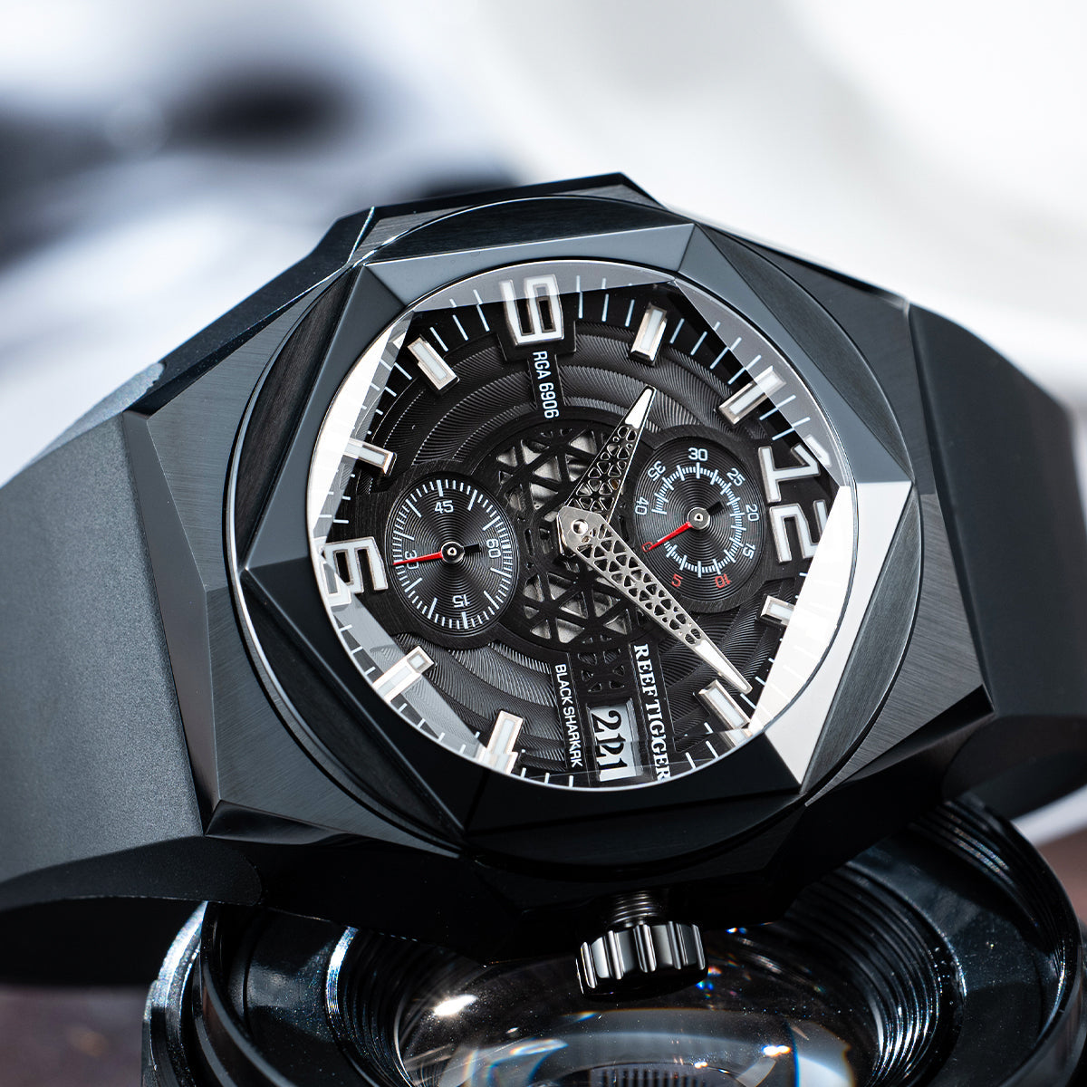 Reef Tiger Men's Black Shark Traveler Multifunctional Automatic Mechanical Dive Watch RGA6906 Black image 6