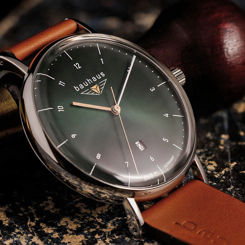 BAUHAUS Men's Quartz Date Series Leather Strap Watch 21404