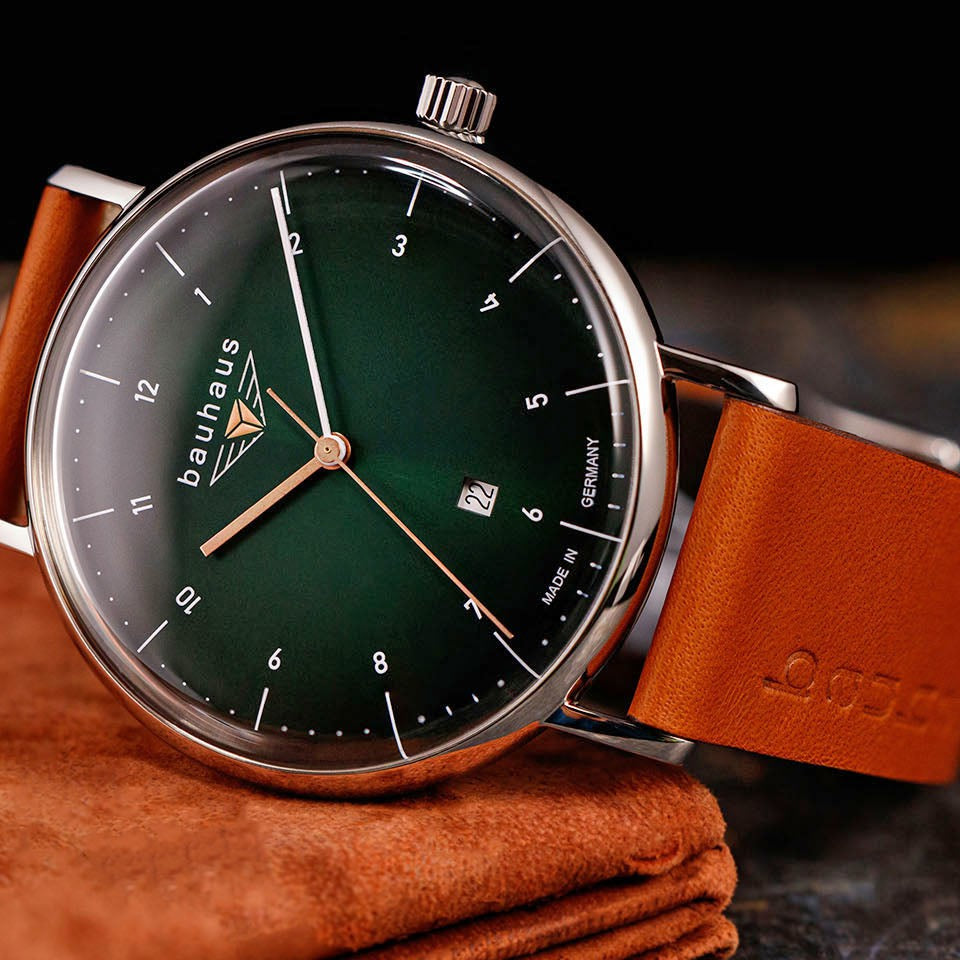 BAUHAUS Men's Quartz Date Series Leather Strap Watch 21404