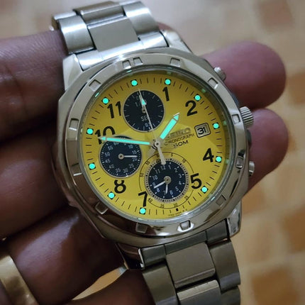 SEIKO Men's Classic Chronograph Date Watch Yellow