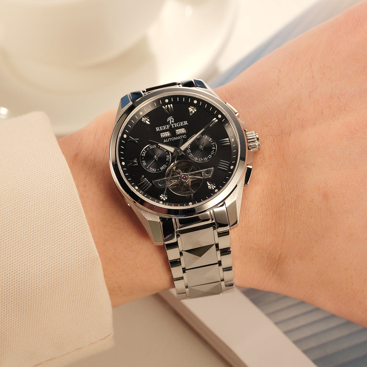 Reef Tiger Men's Classic Motion Day Date Automatic Watch RGA8235 image 3