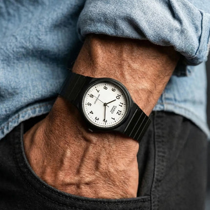 CASIO Men's Classic Resin Watch Black