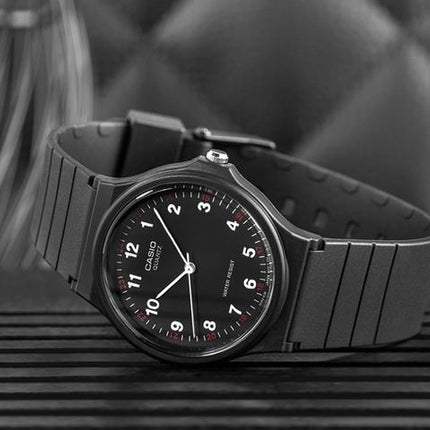 CASIO Men's Classic Resin Watch Black