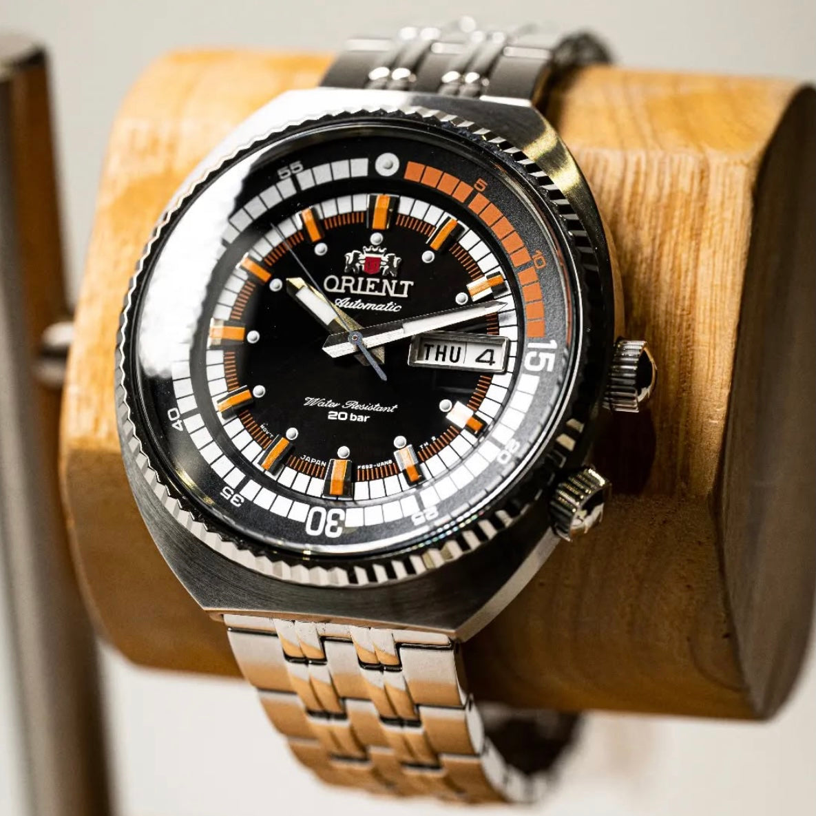 ORIENT Men's Neo Classic Sports Watch RA-AA0E05B19B image 2