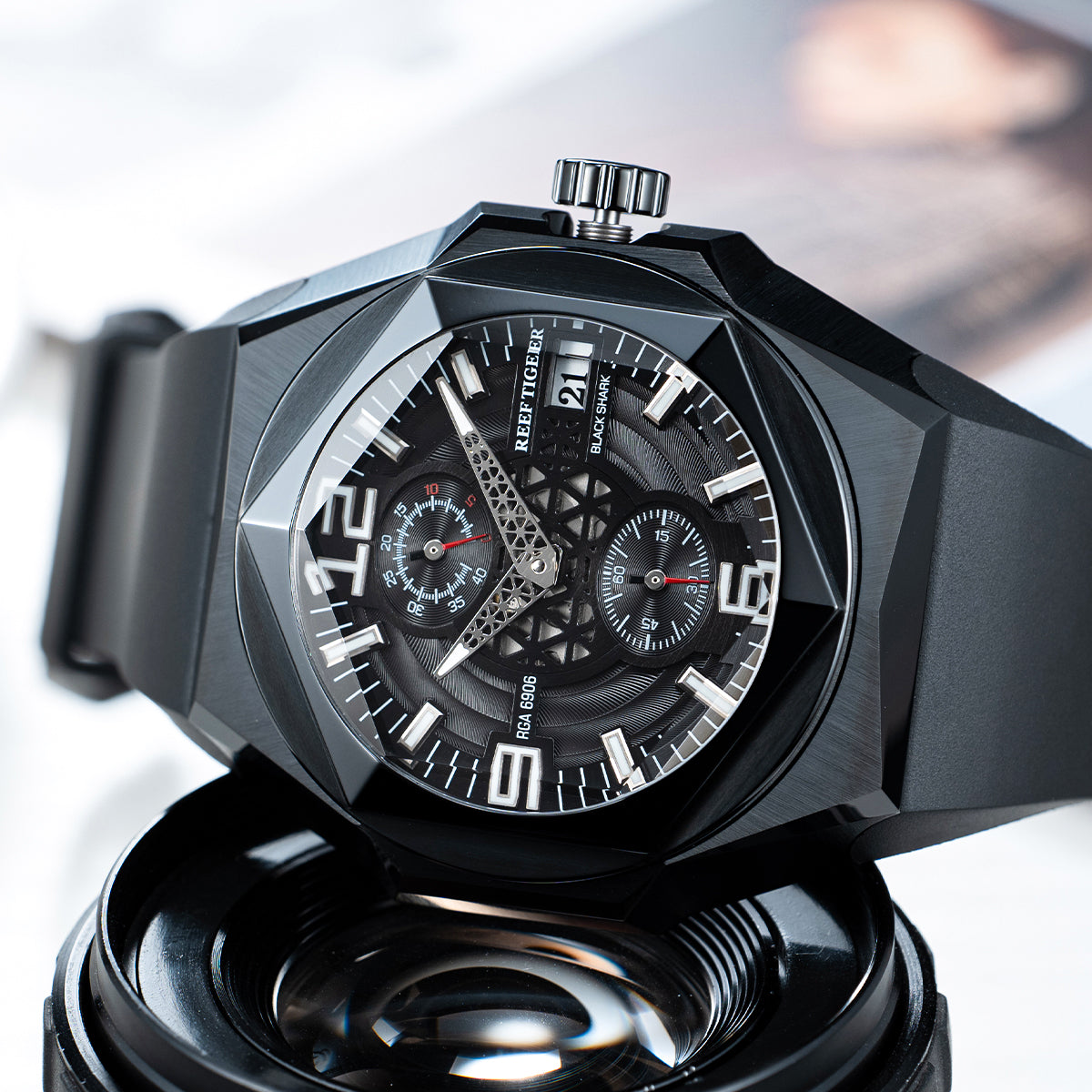 Reef Tiger Men's Black Shark Traveler Multifunctional Automatic Mechanical Dive Watch RGA6906 Black image 4
