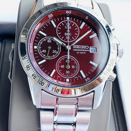 SEIKO Men's Classic Chronograph Date Watch Red