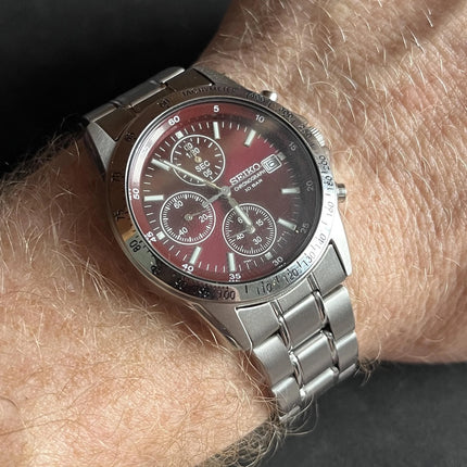 SEIKO Men's Classic Chronograph Date Watch Red