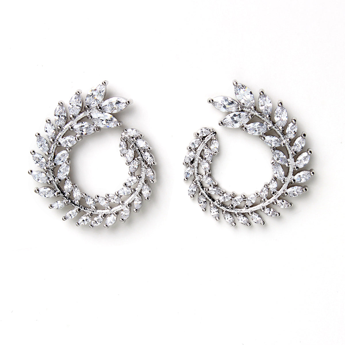 AMRITA NEW YORK CZ Spiral Studs Silver/Clear