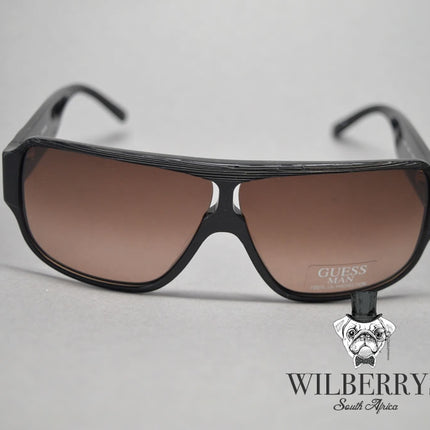 GUESS Men's G Cut Wooden Textured Aviator Sunglasses (Bidding opens @ R1)